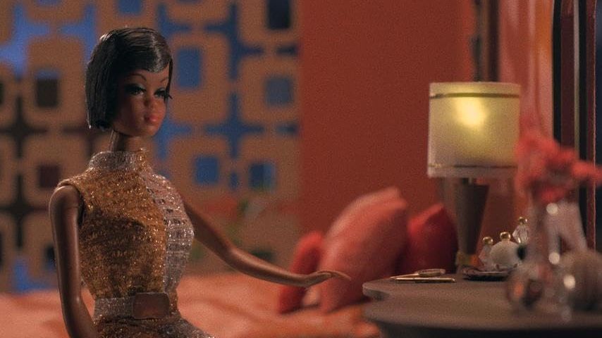 Je Black Barbie založena na skutečném příběhu a kdy byla vydána první panenka?